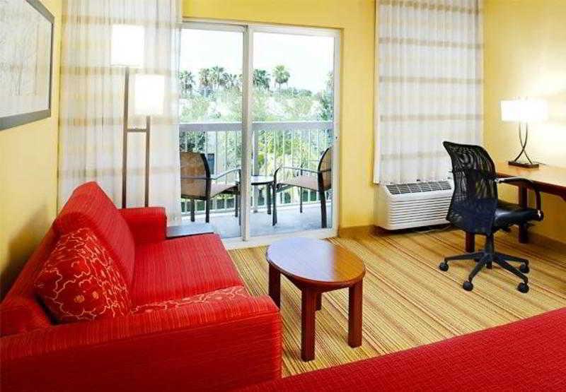 Courtyard By Marriott West Palm Beach Airport מראה חיצוני תמונה